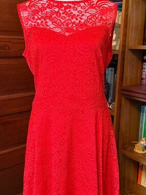 Sleeveless Red Lace Midi Dress - Elegant Women's Occasion Dress